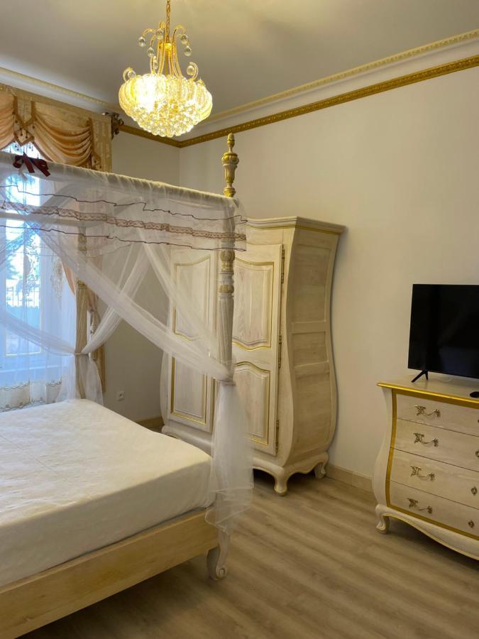 Chambre A Baldaquin Maison De L'Eglise Du Couvent Narbonne Kültér fotó