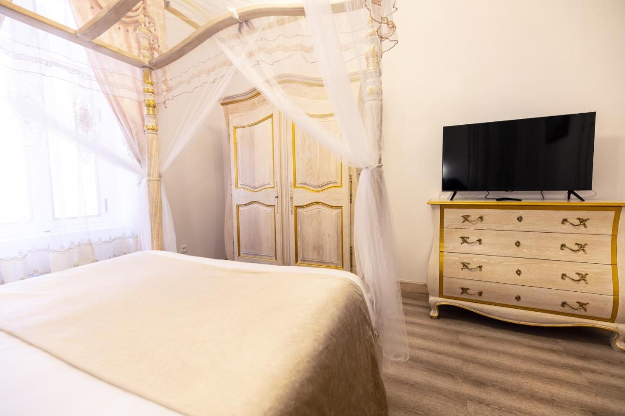 Chambre A Baldaquin Maison De L'Eglise Du Couvent Narbonne Kültér fotó