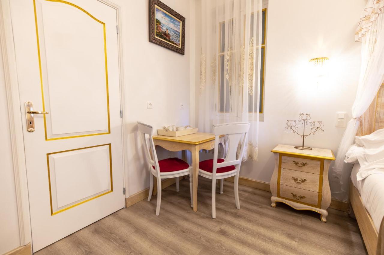 Chambre A Baldaquin Maison De L'Eglise Du Couvent Narbonne Kültér fotó